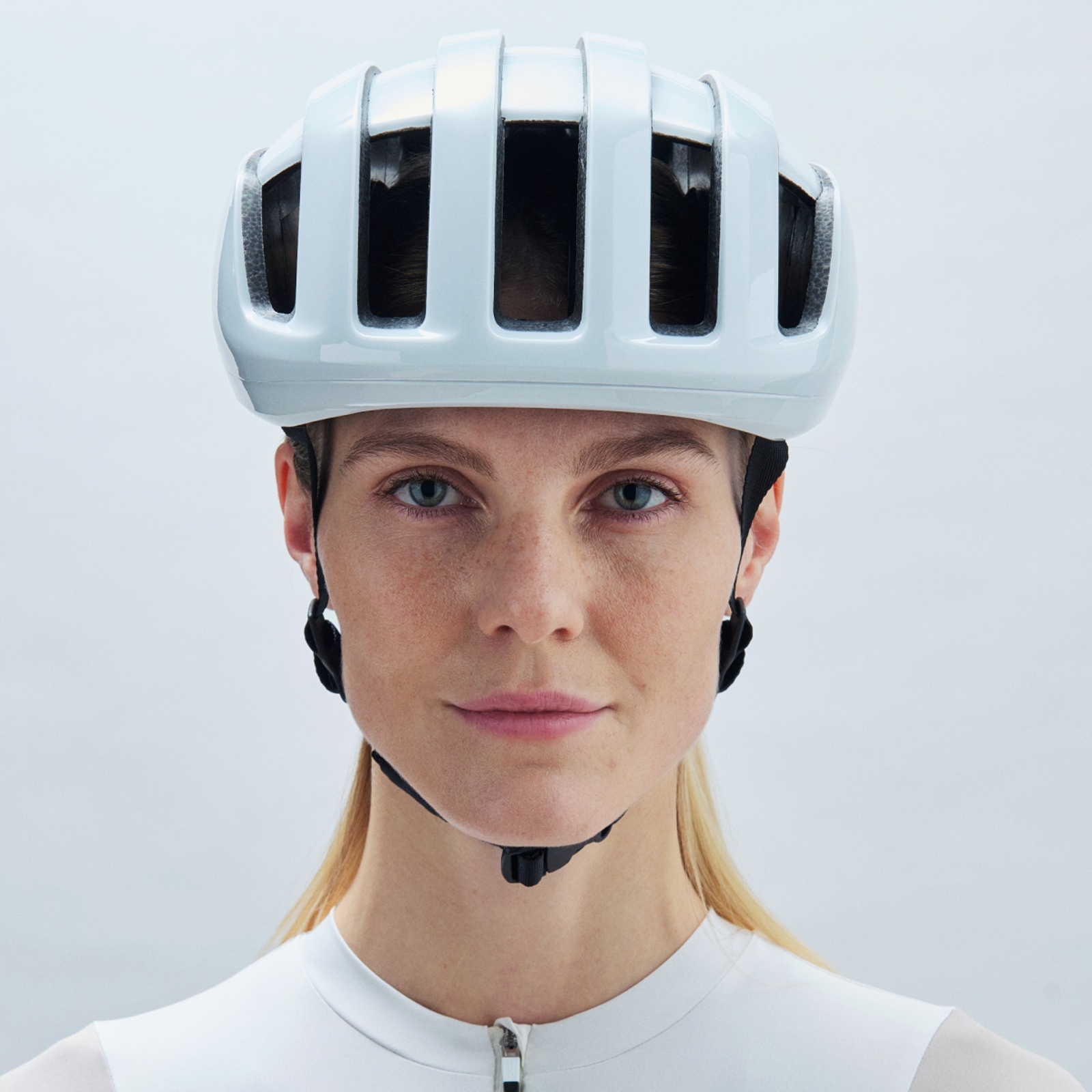 POC Cytal MIPS Helm - 8347 Hydrogen White/Uranium Black Matt - Image 6