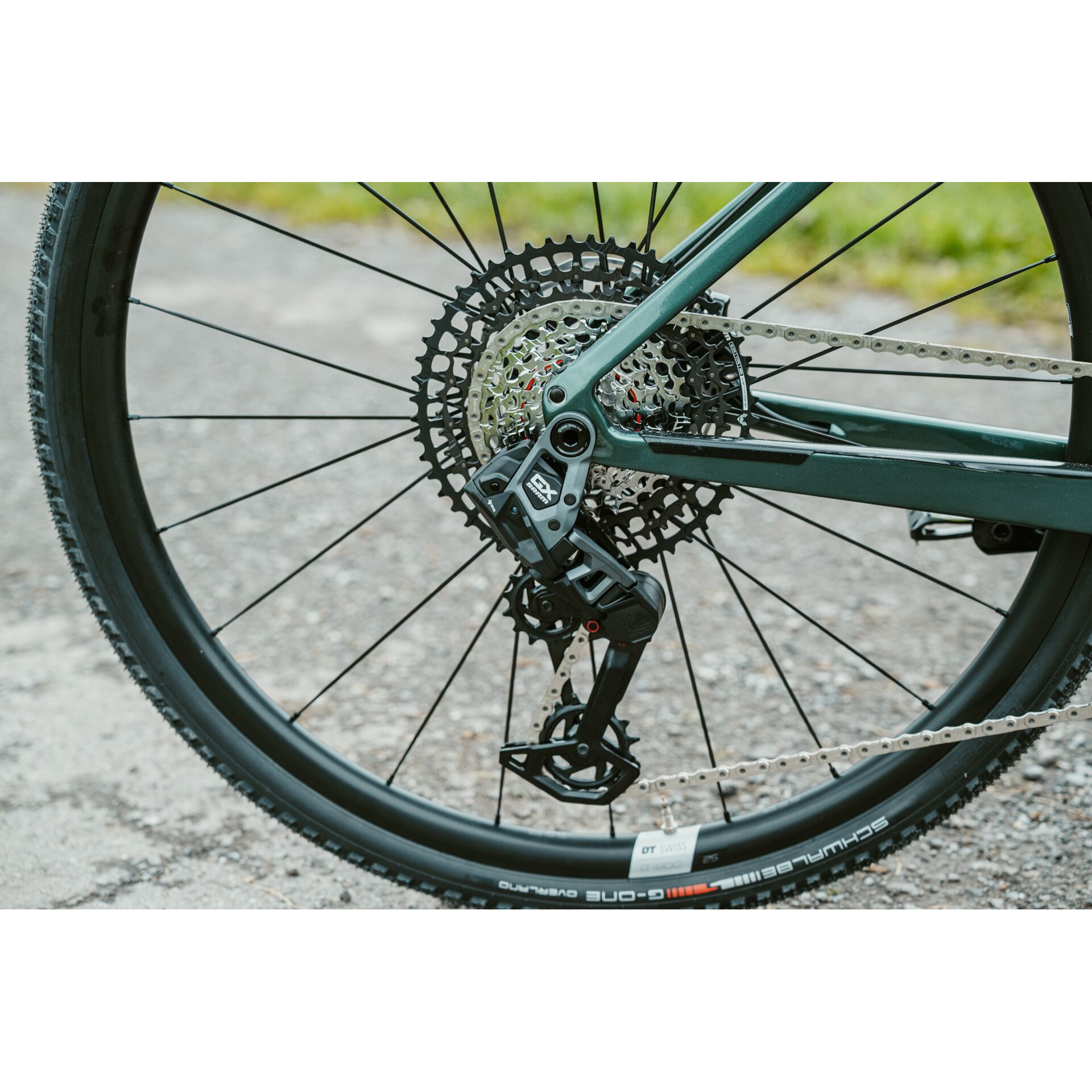 Simplon GRID ULTIMATE - Carbon Gravel Bike - 2026 - Dark Pine Green/Polished Silver - Image 3